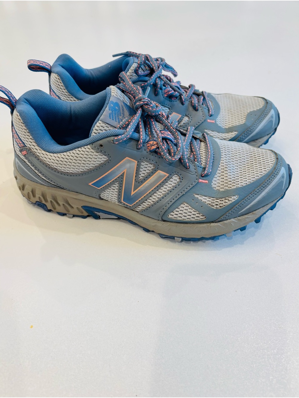 New Balance 412v3 Blue & Gray Hiking Sneakers with Tangerine accents size 8.5